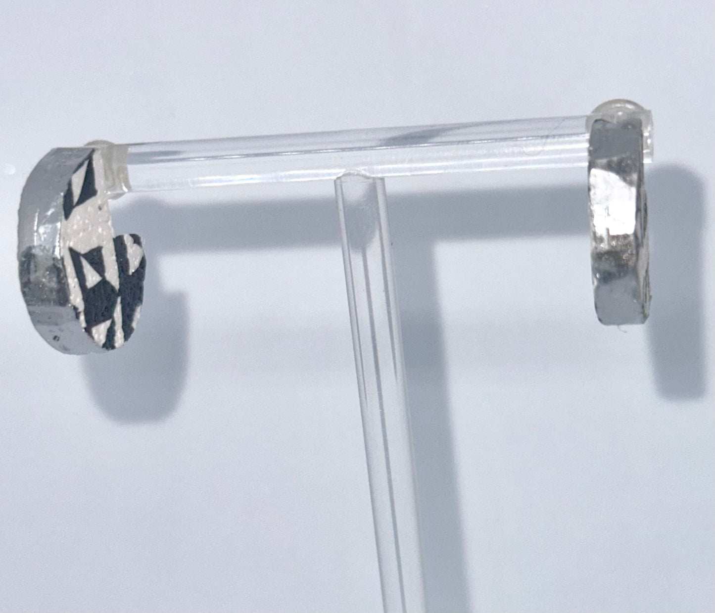 Fragment Studs – Monochrome