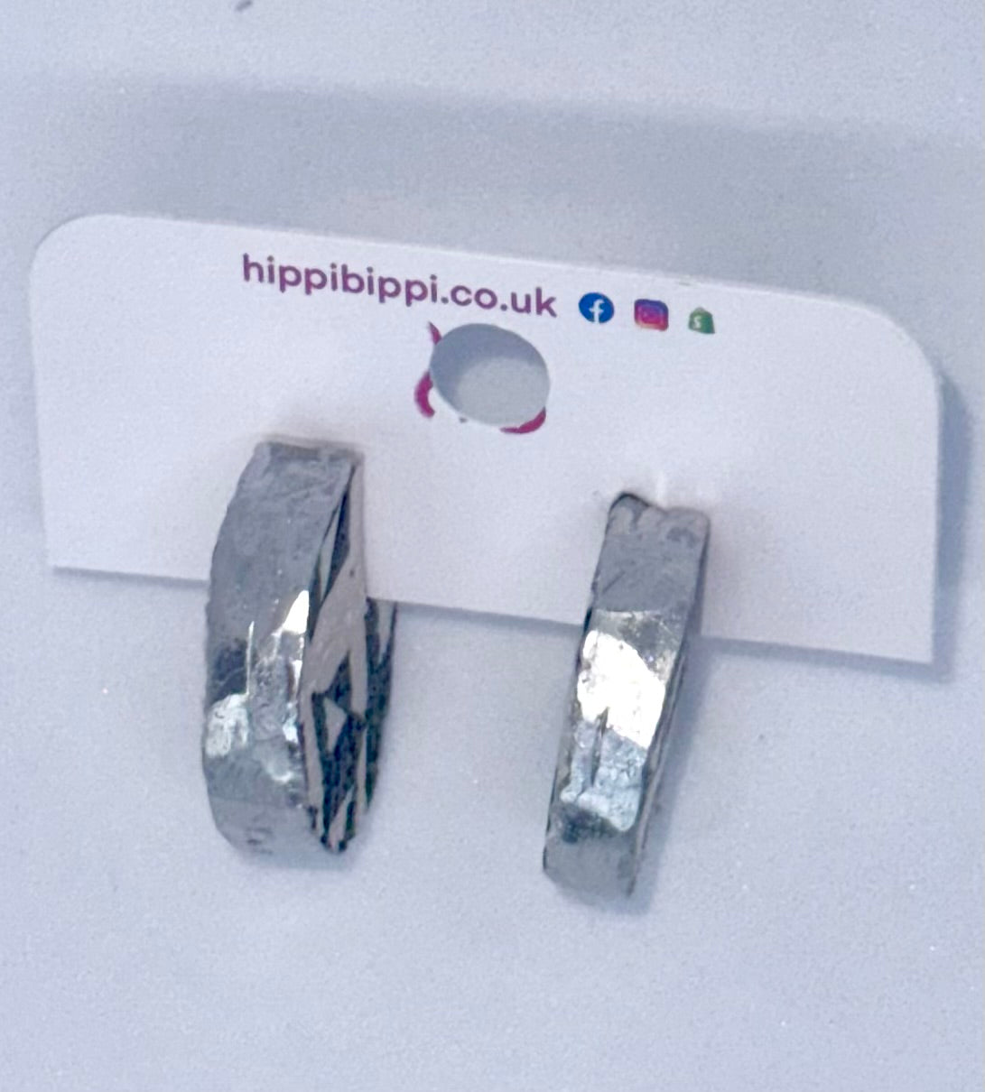 Fragment Studs – Monochrome