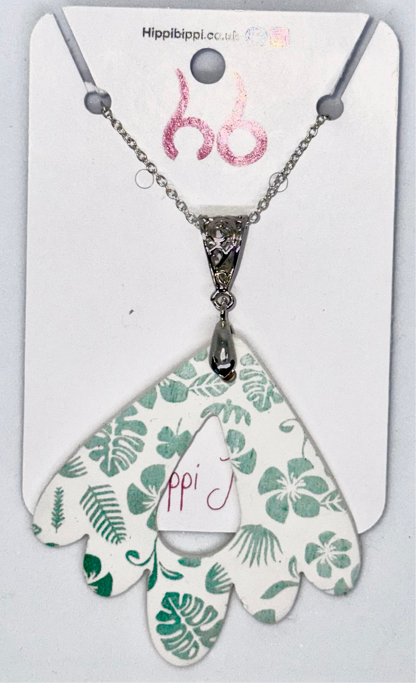Leafkiss Pendant