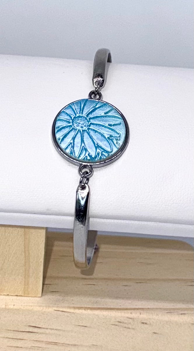 Daylight Daisy Cuff