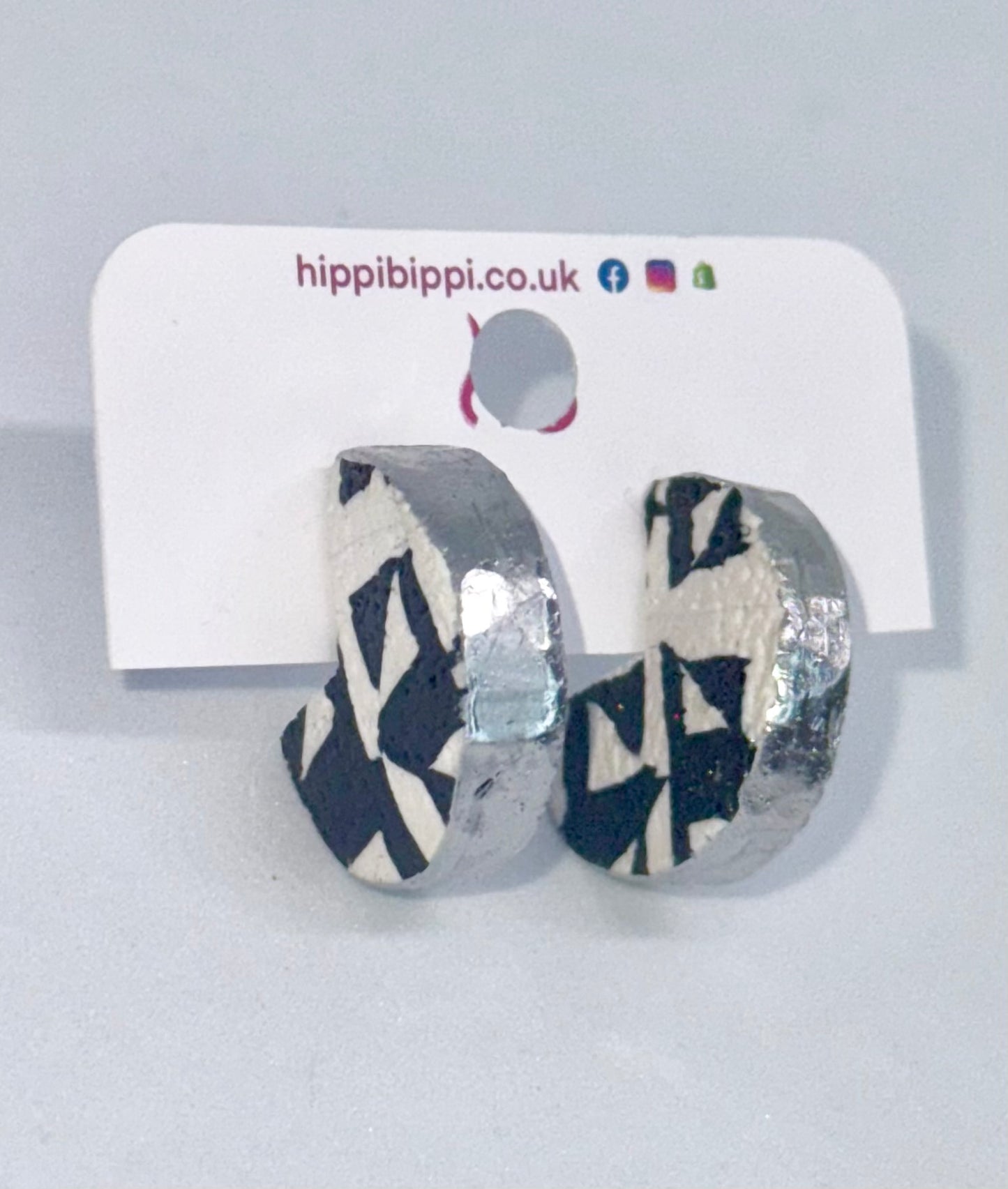 Fragment Studs – Monochrome