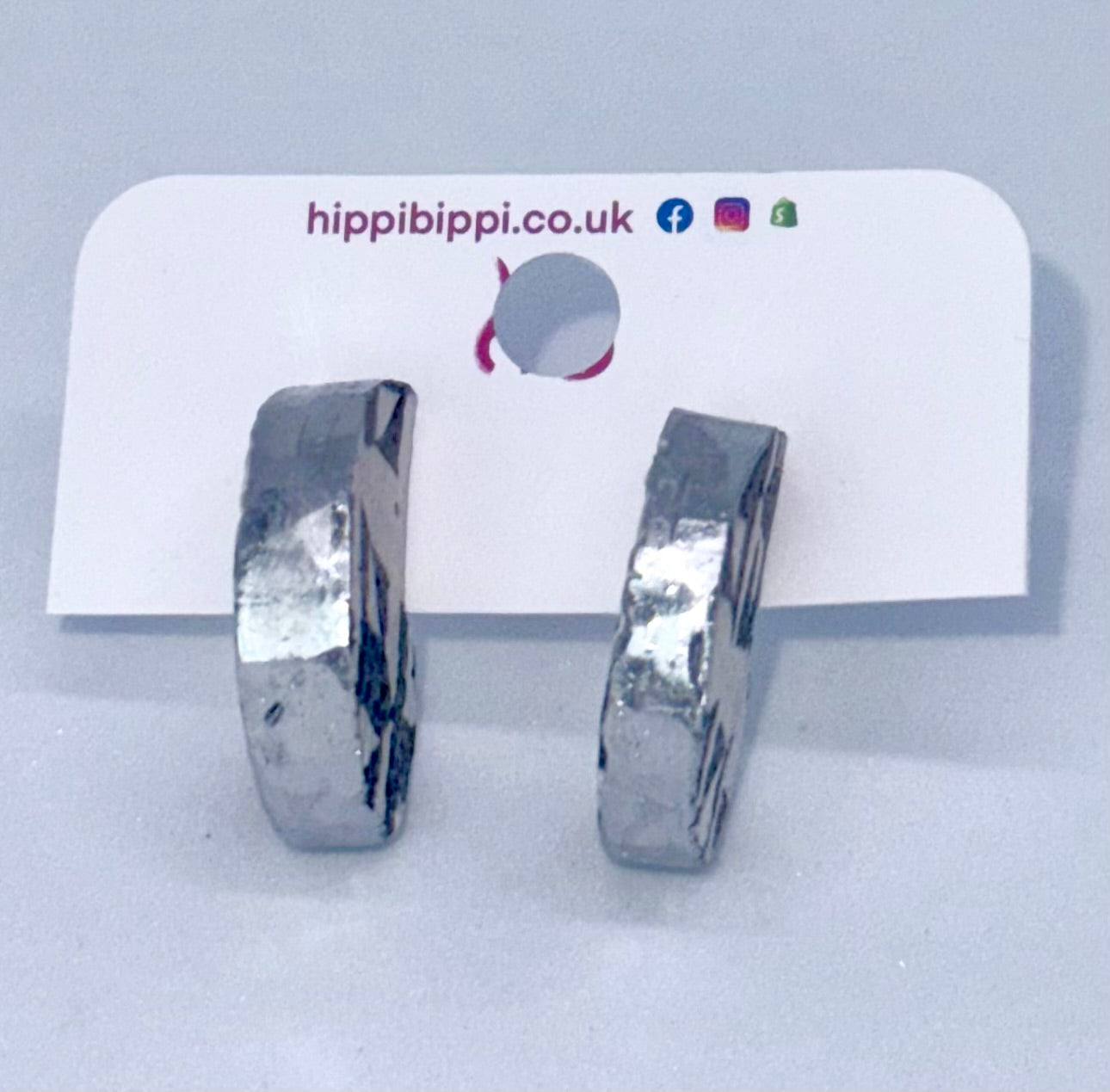 Fragment Studs – Monochrome