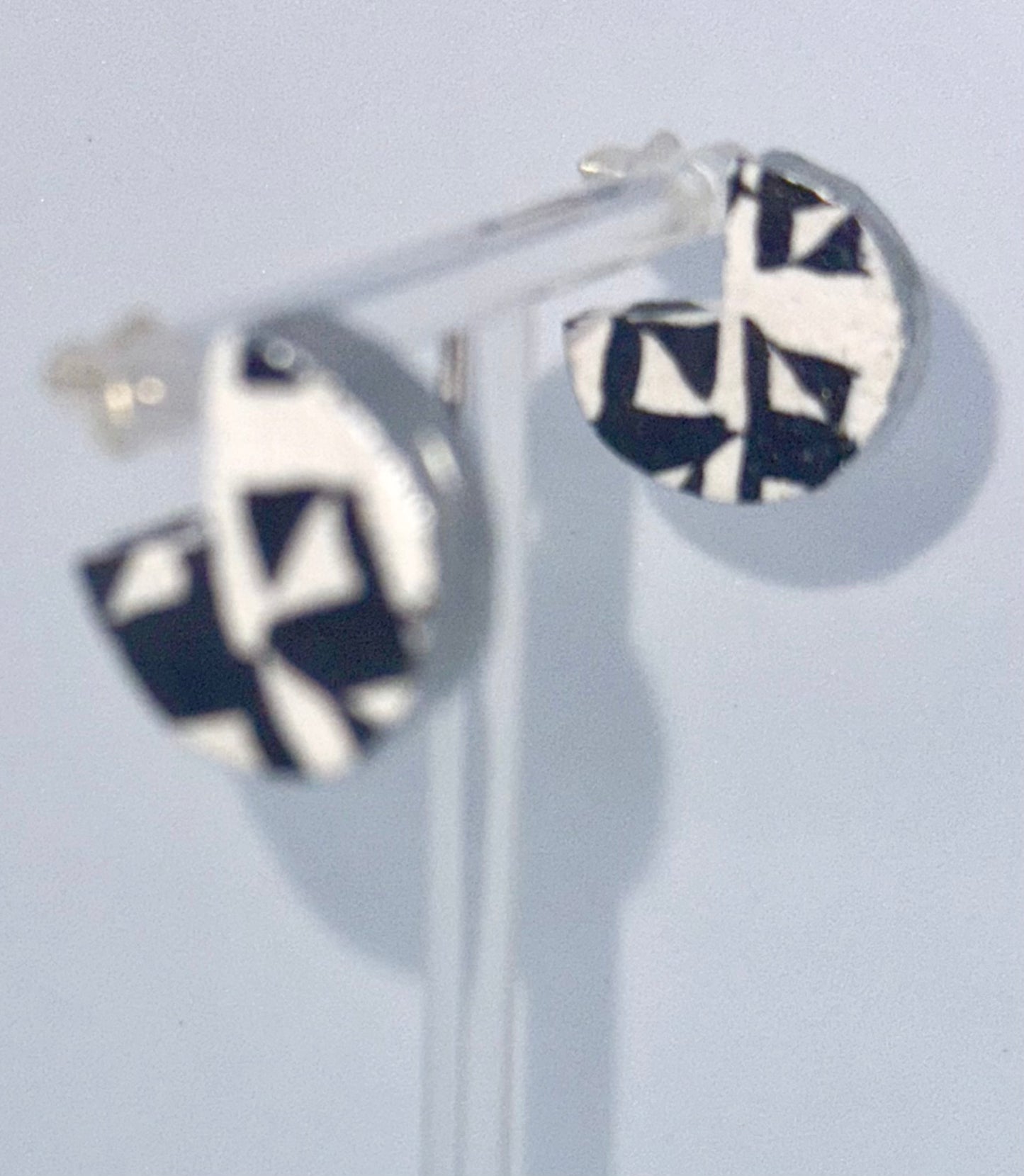 Fragment Studs – Monochrome