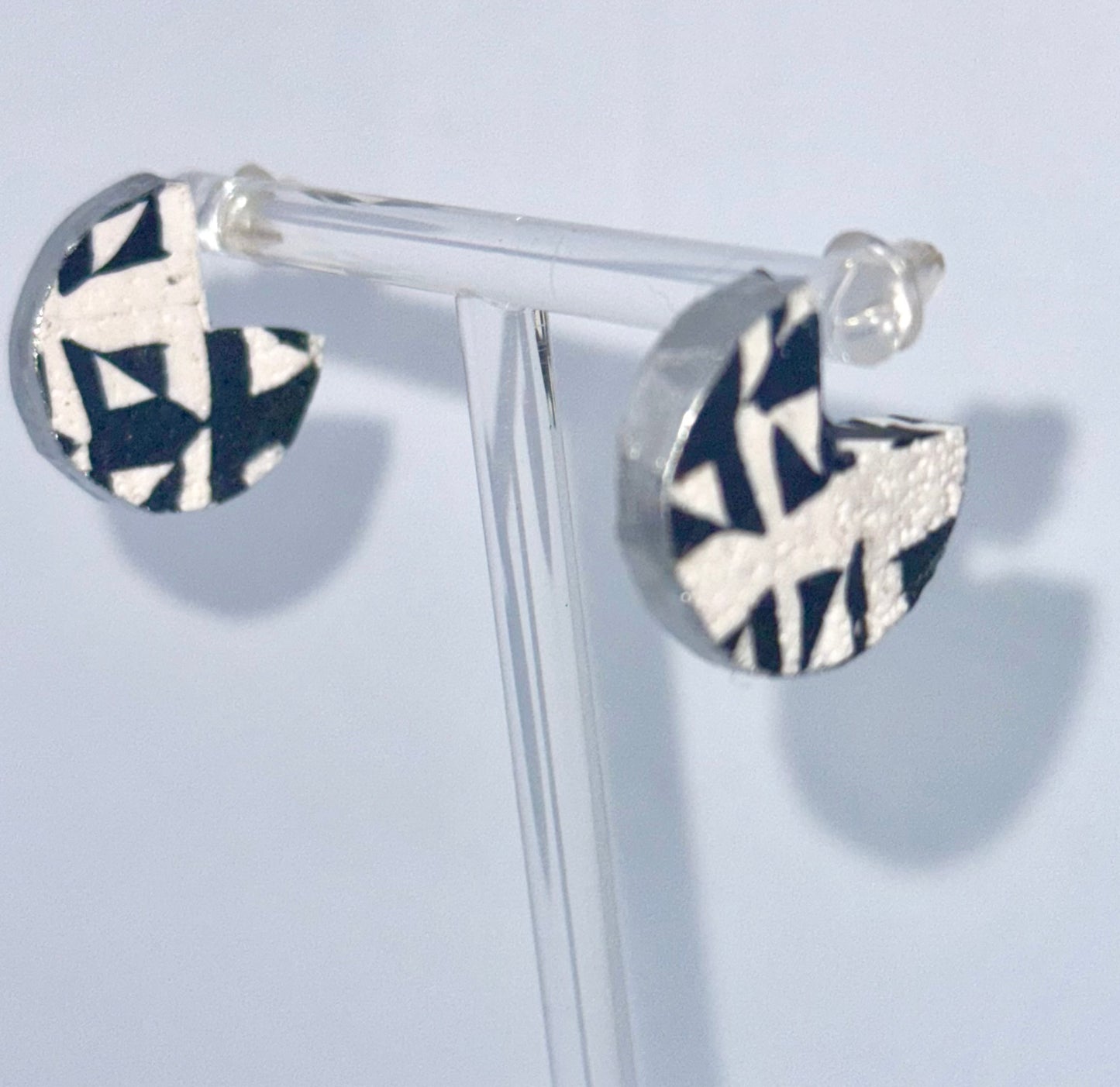 Fragment Studs – Monochrome