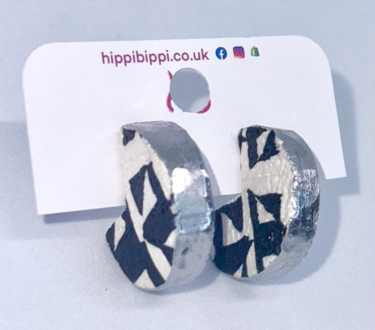 Fragment Studs – Monochrome