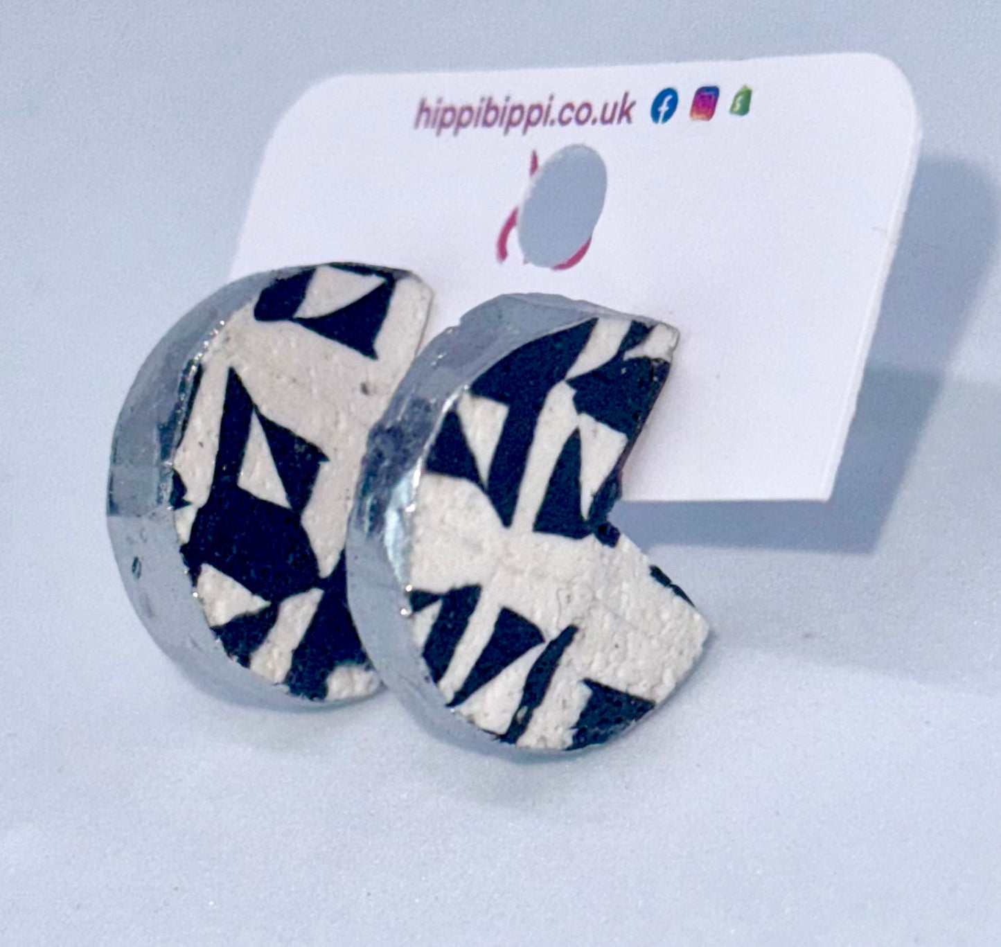 Fragment Studs – Monochrome