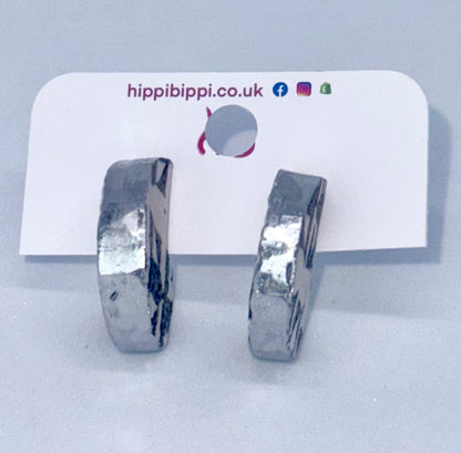 Fragment Studs – Monochrome