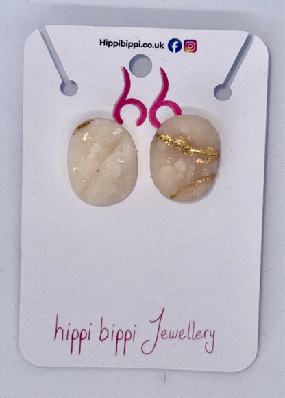 Quartz Oval