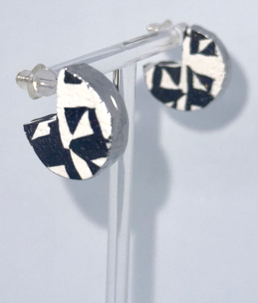 Fragment Studs – Monochrome