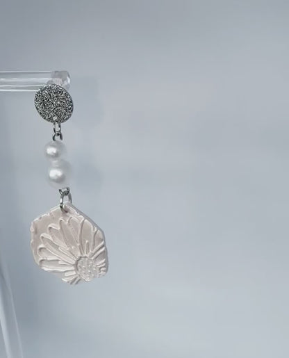 Moon Daisy Drops